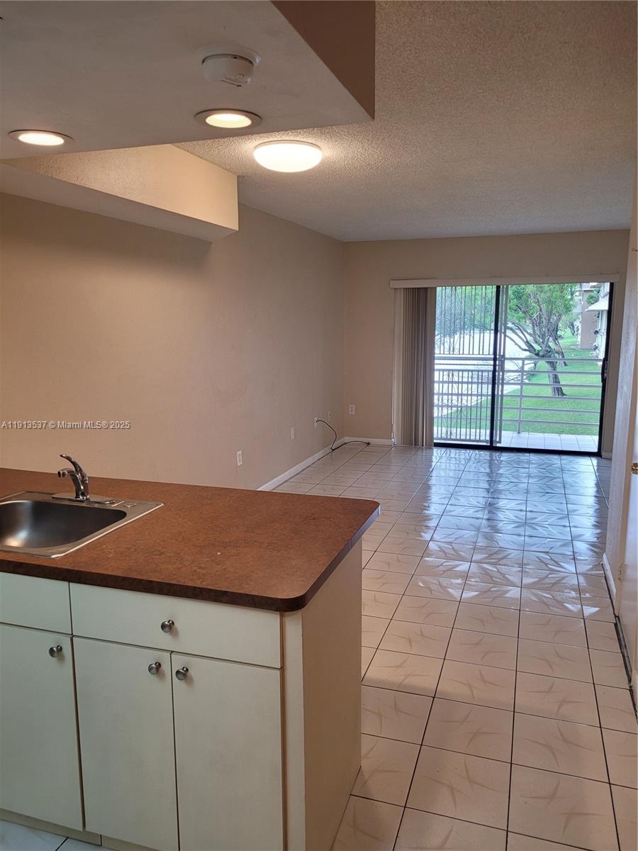 VISTA DEL LAGO CONDO XI - Residential Lease