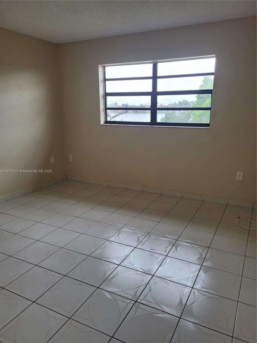 VISTA DEL LAGO CONDO XI - Residential Lease