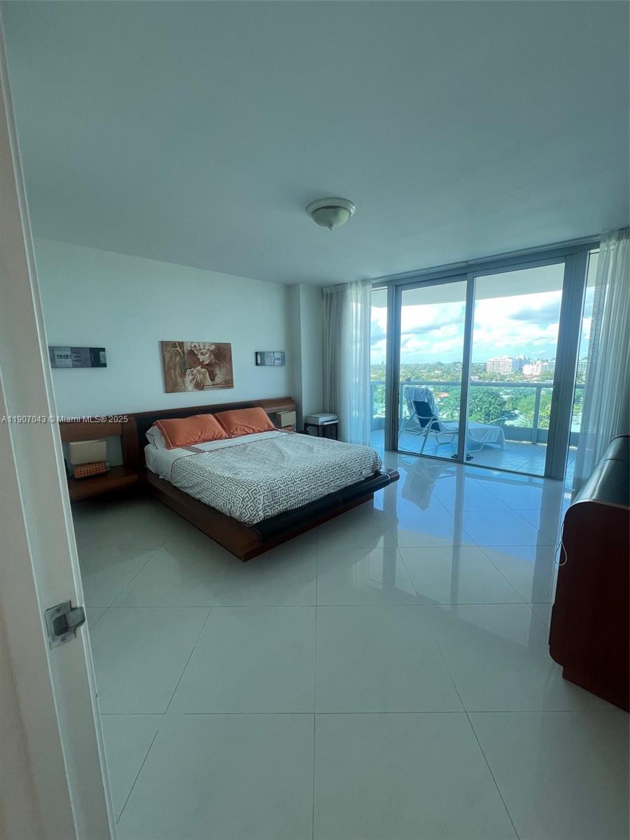 AZURE CONDO - Residential