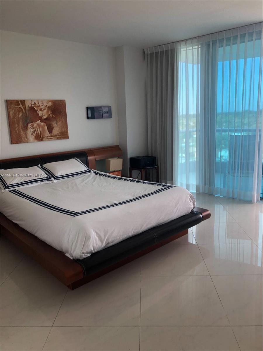 AZURE CONDO - Residential