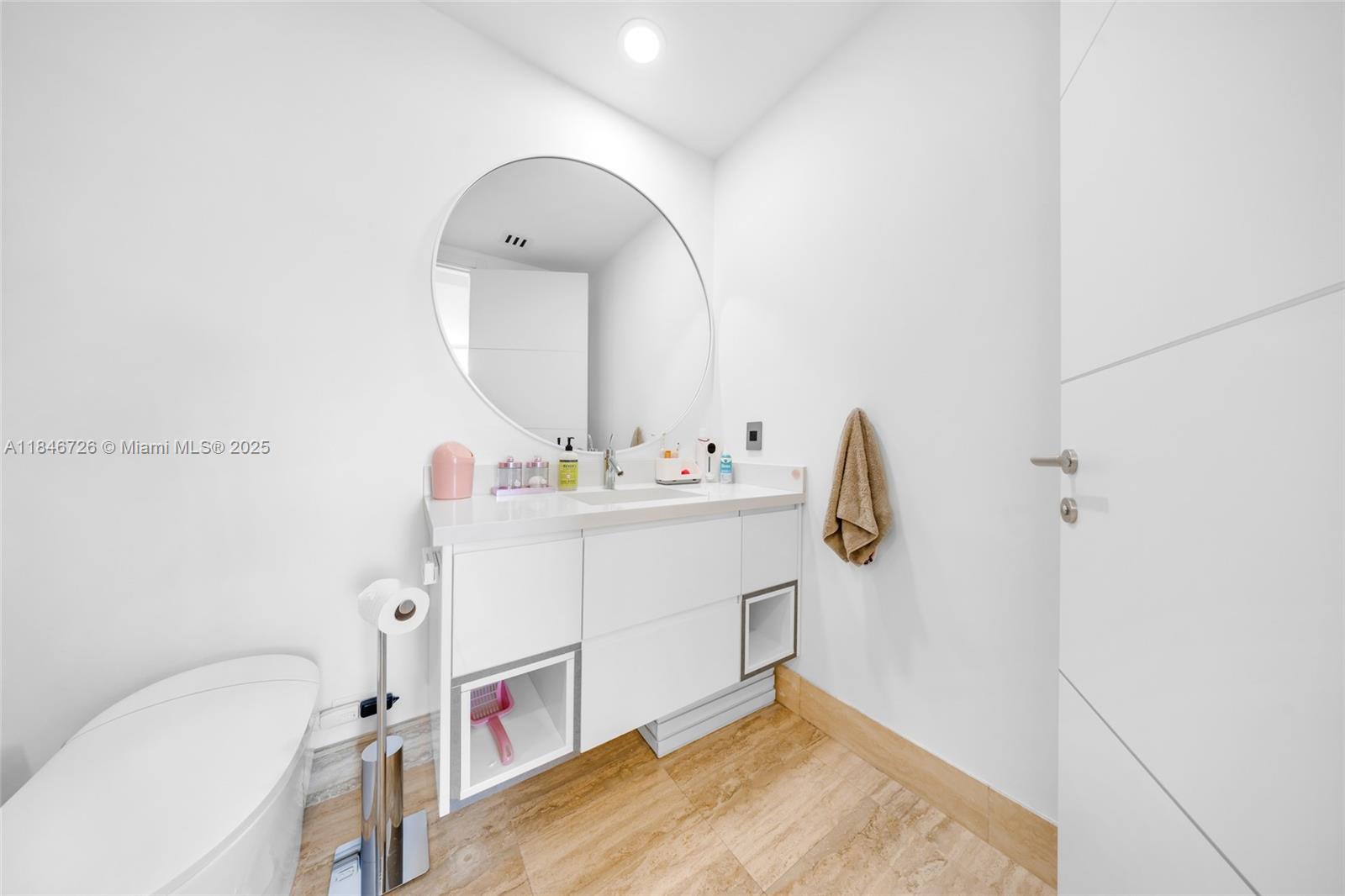 TDR TOWER I CONDO - Residential Lease