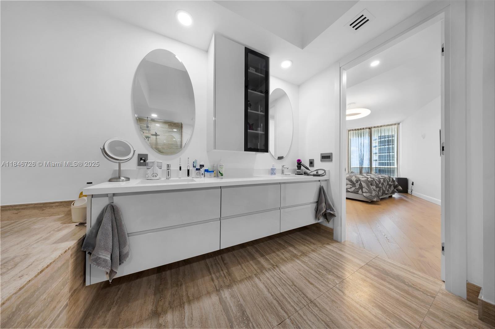 TDR TOWER I CONDO - Residential Lease