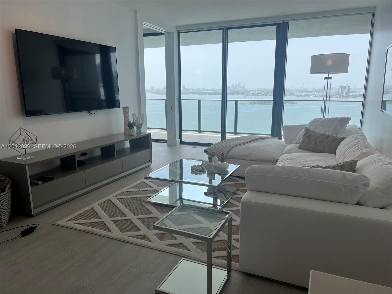 PARAISO BAY CONDO - Residential Lease