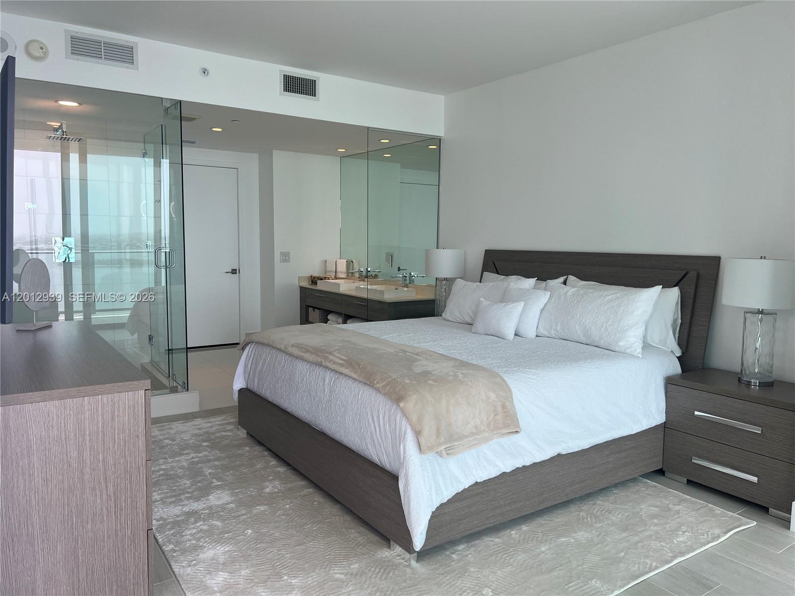 PARAISO BAY CONDO - Residential Lease