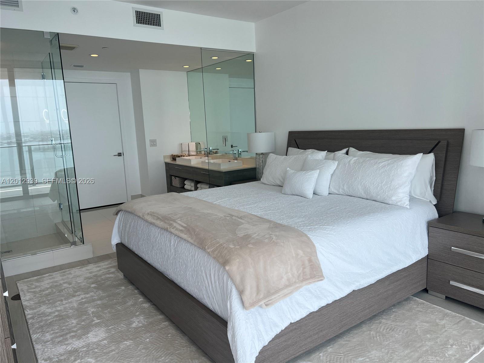PARAISO BAY CONDO - Residential Lease