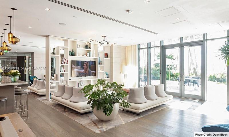 PARAISO BAY CONDO - Residential Lease