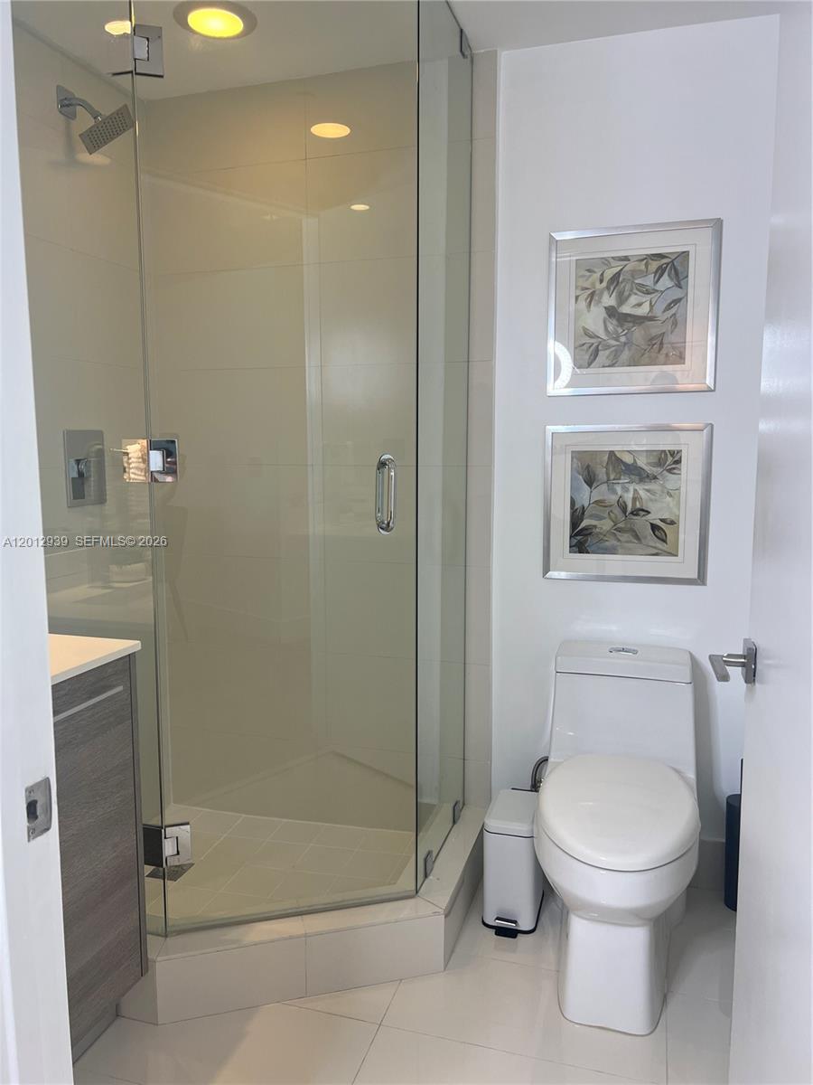 PARAISO BAY CONDO - Residential Lease