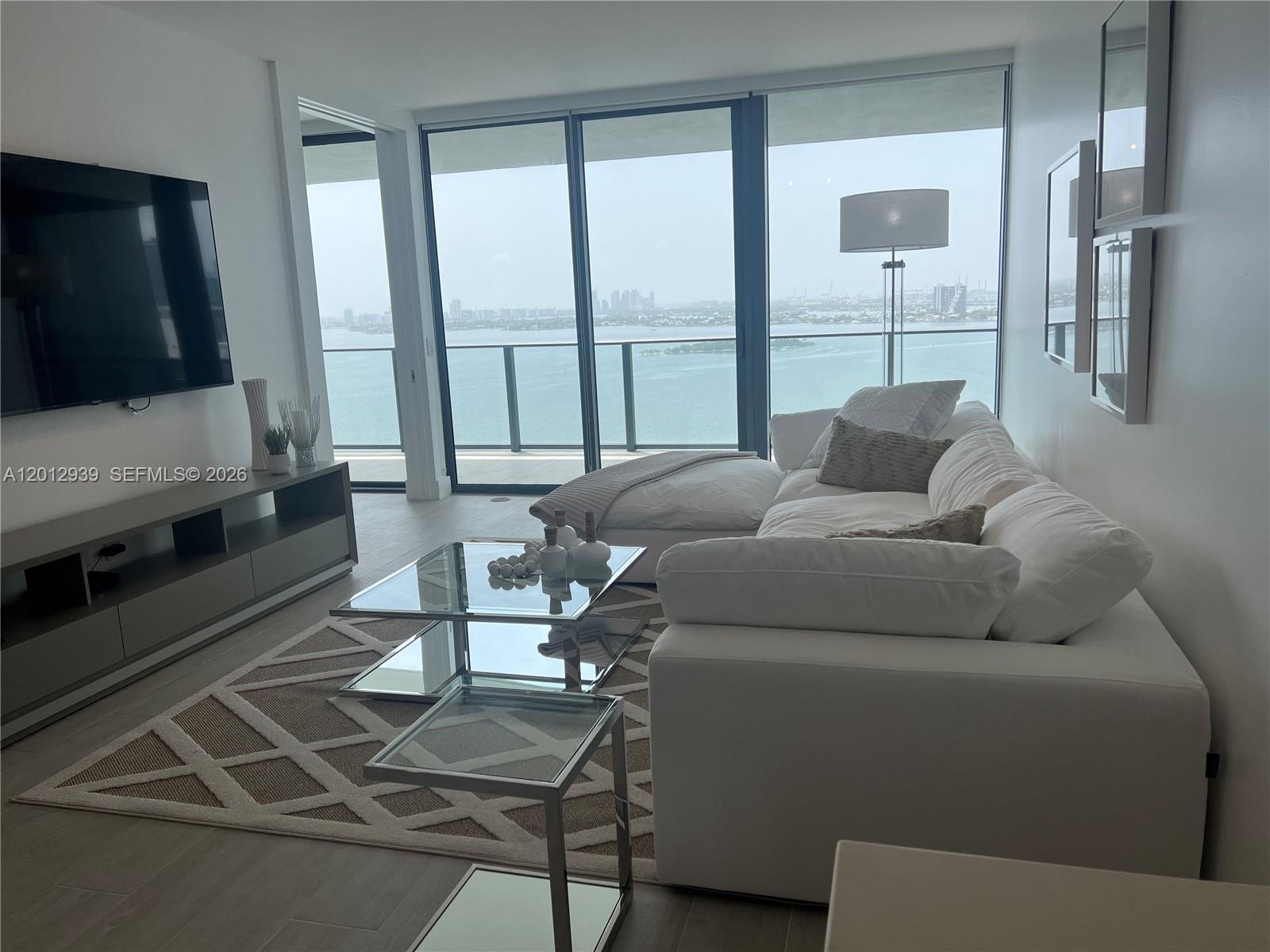 PARAISO BAY CONDO - Residential Lease