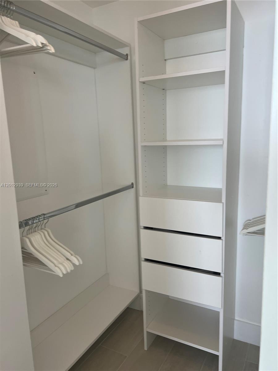 PARAISO BAY CONDO - Residential Lease