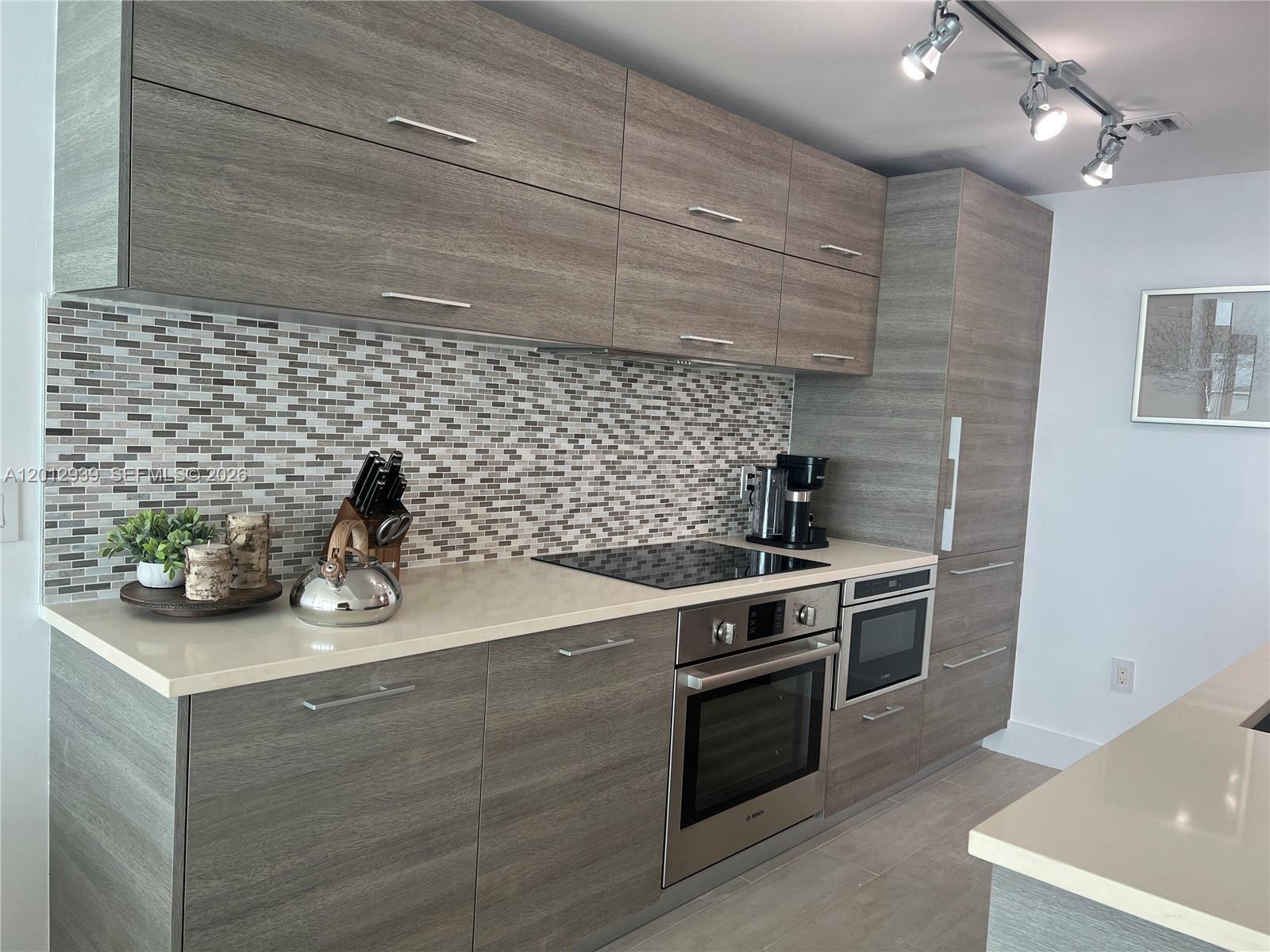 PARAISO BAY CONDO - Residential Lease