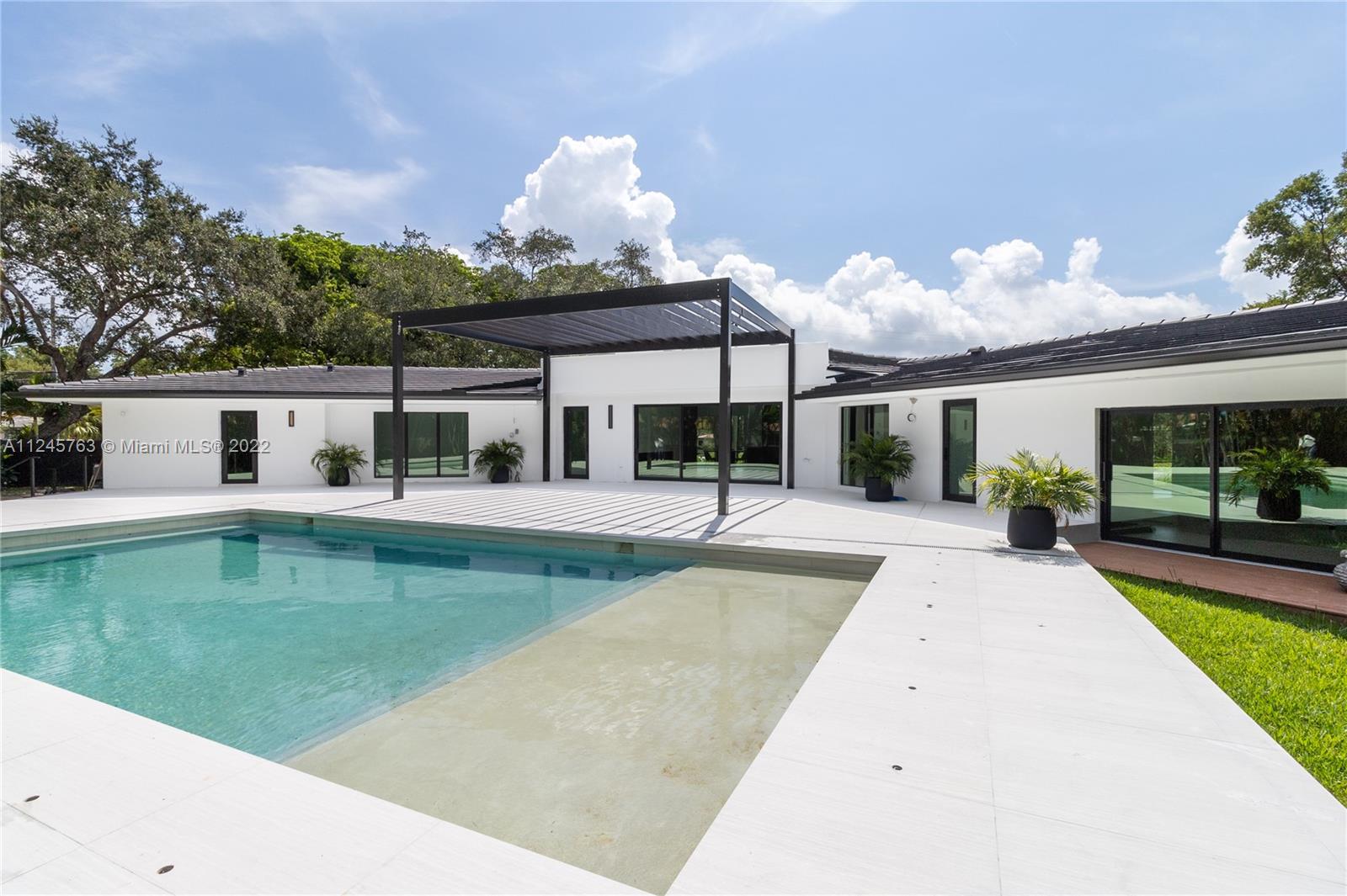 MIAMI SHORES SEC 3 - Residential