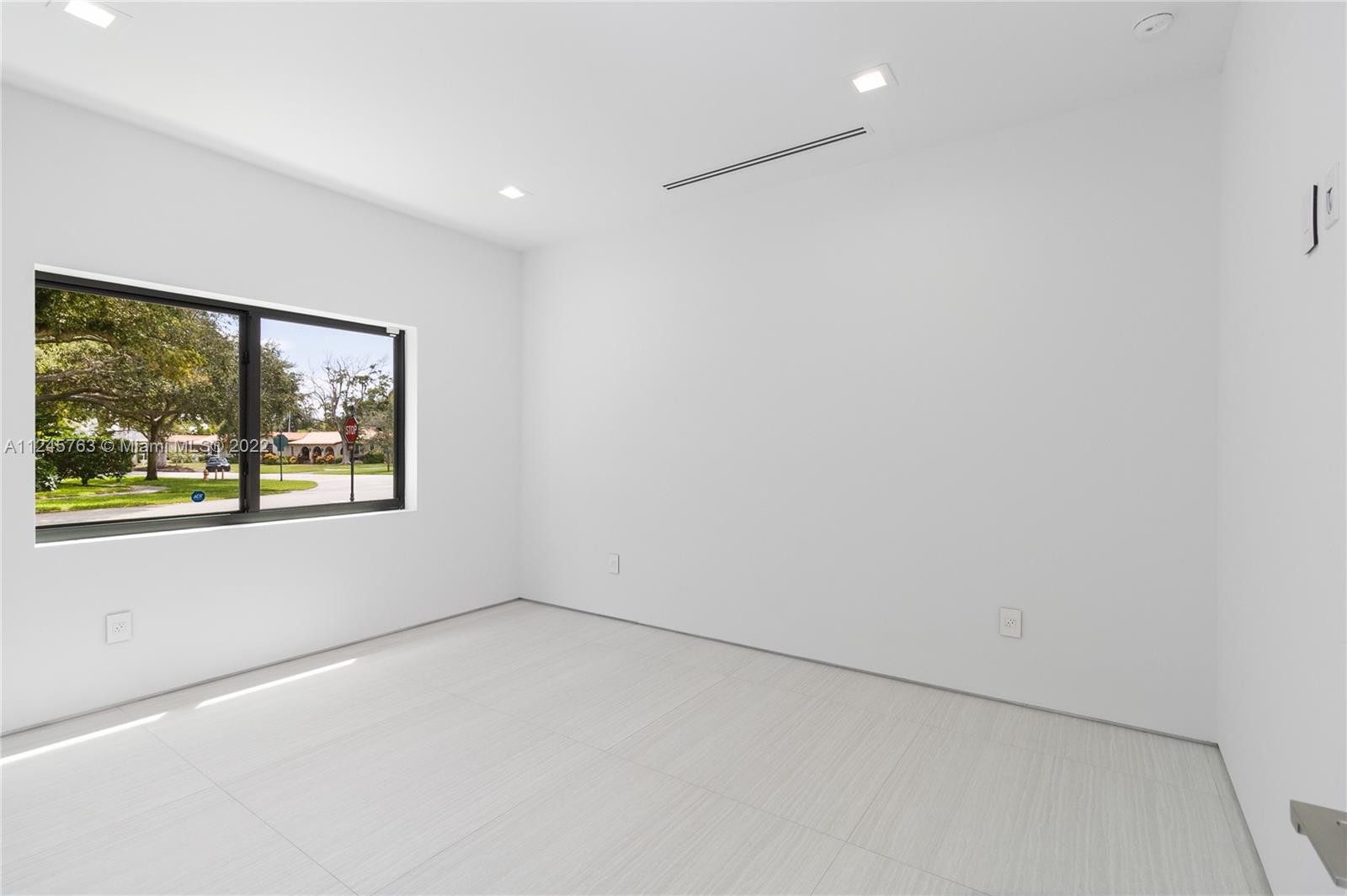 MIAMI SHORES SEC 3 - Residential