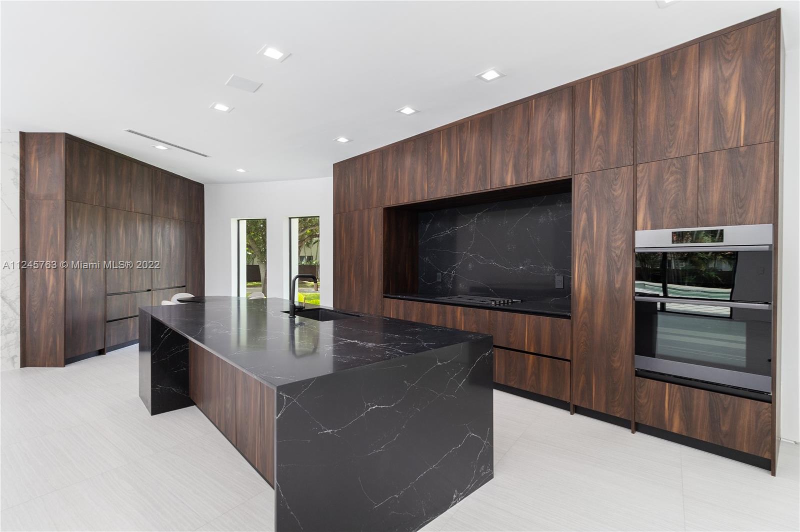 MIAMI SHORES SEC 3 - Residential