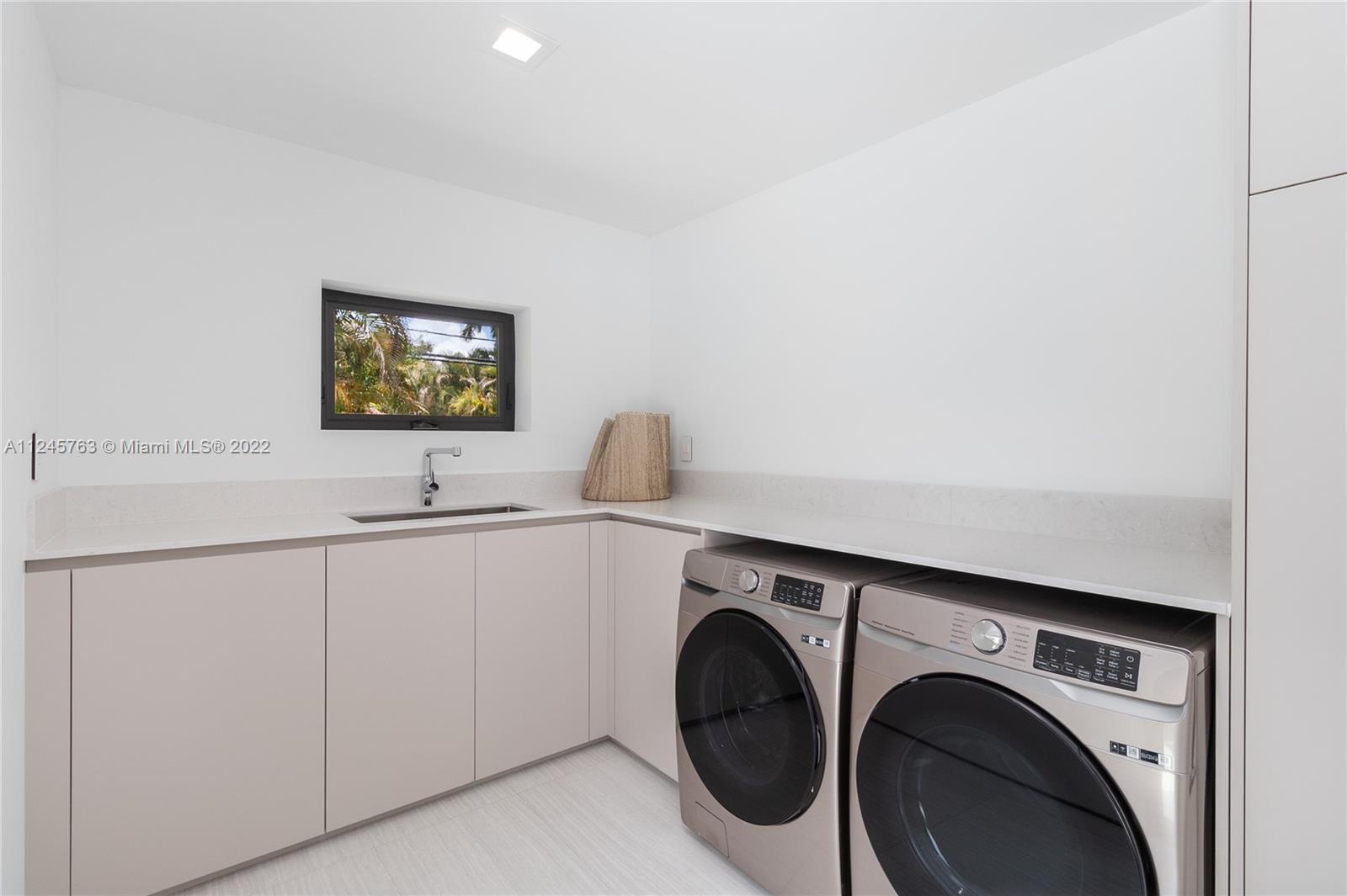 MIAMI SHORES SEC 3 - Residential