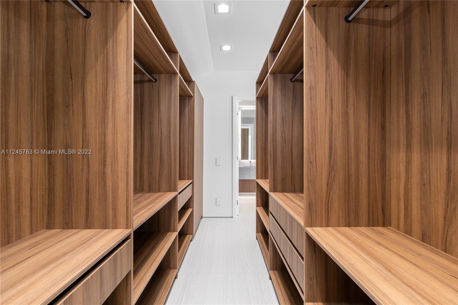 MIAMI SHORES SEC 3 - Residential