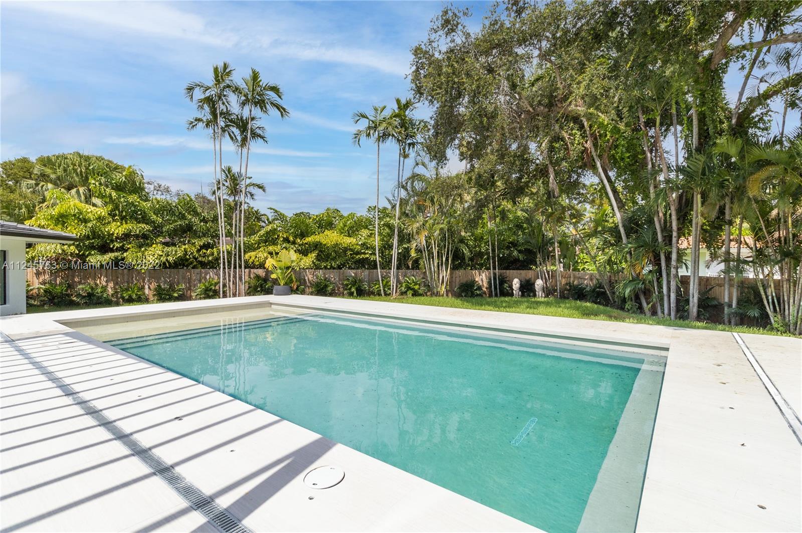 MIAMI SHORES SEC 3 - Residential