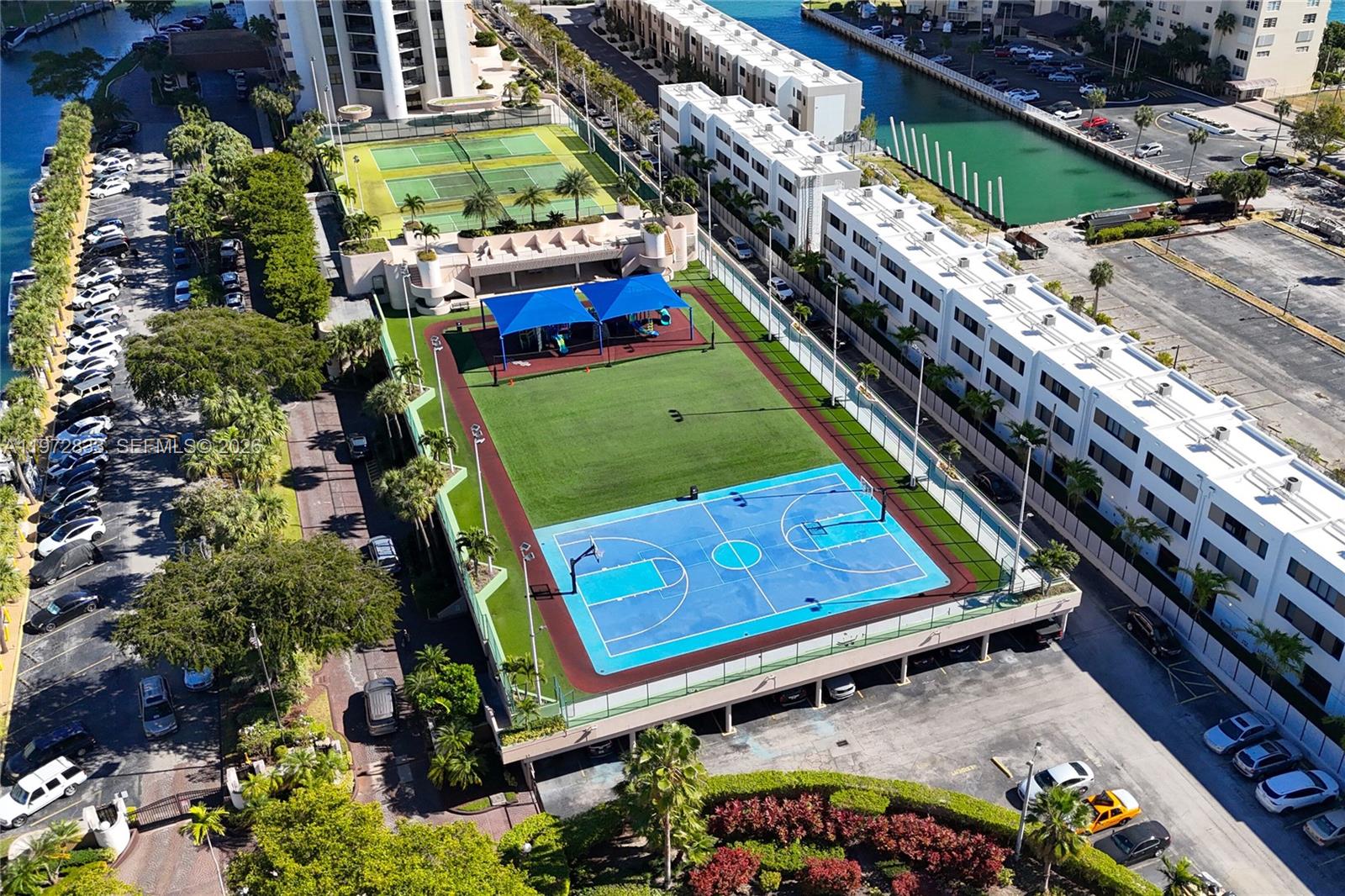 CRICKET CLUB CONDO - Residential