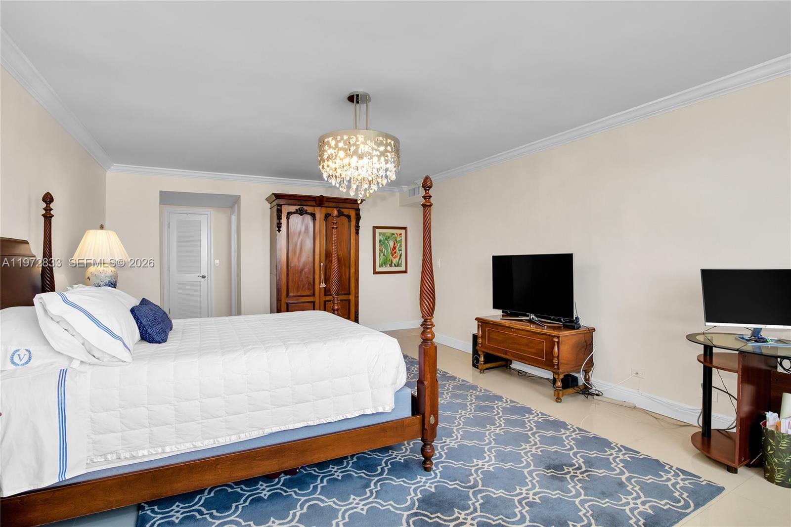 CRICKET CLUB CONDO - Residential