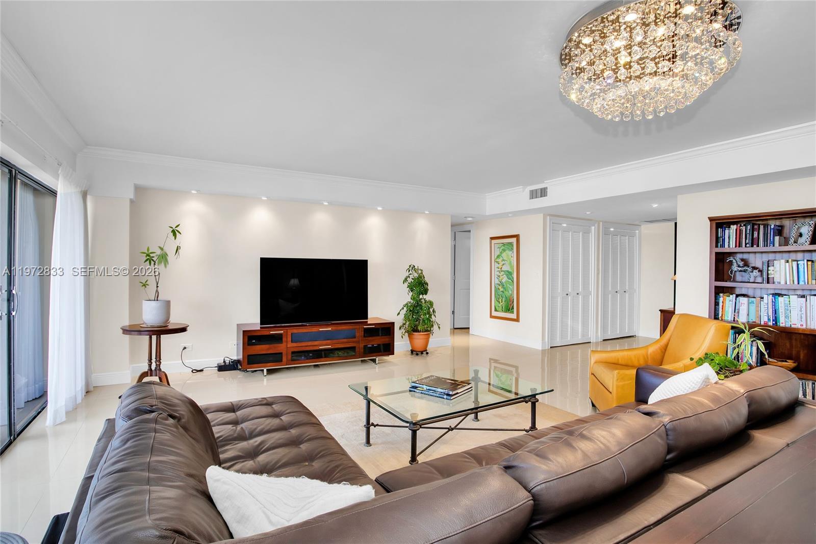 CRICKET CLUB CONDO - Residential