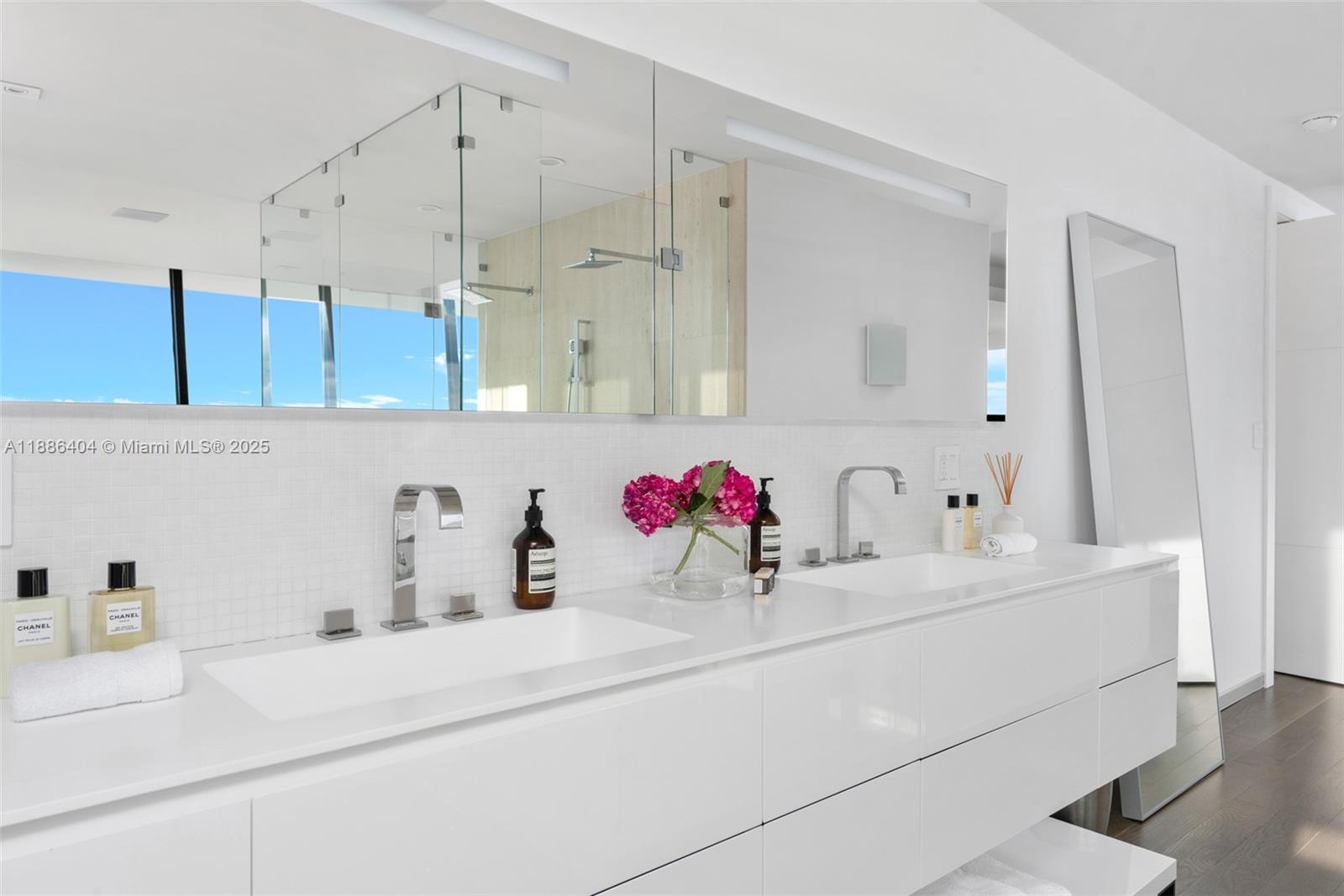 TREASURE ISLAND - Residential Lease