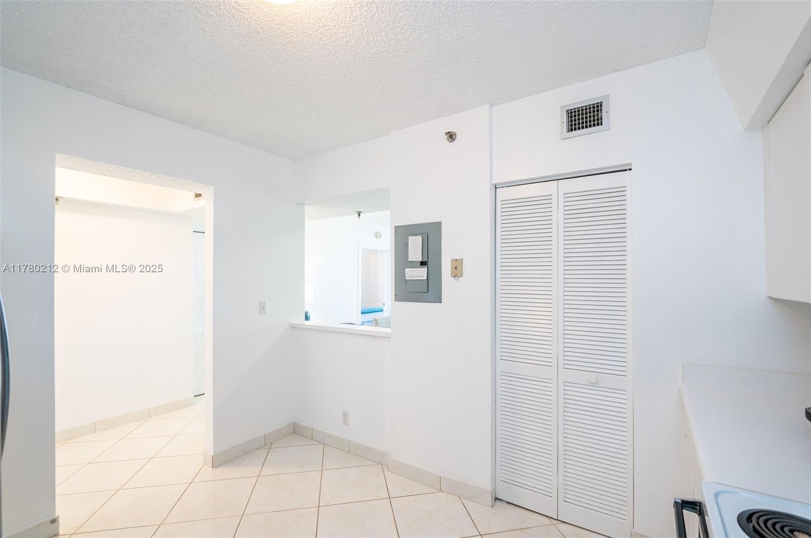 THE WAVES CONDO - Residential Lease