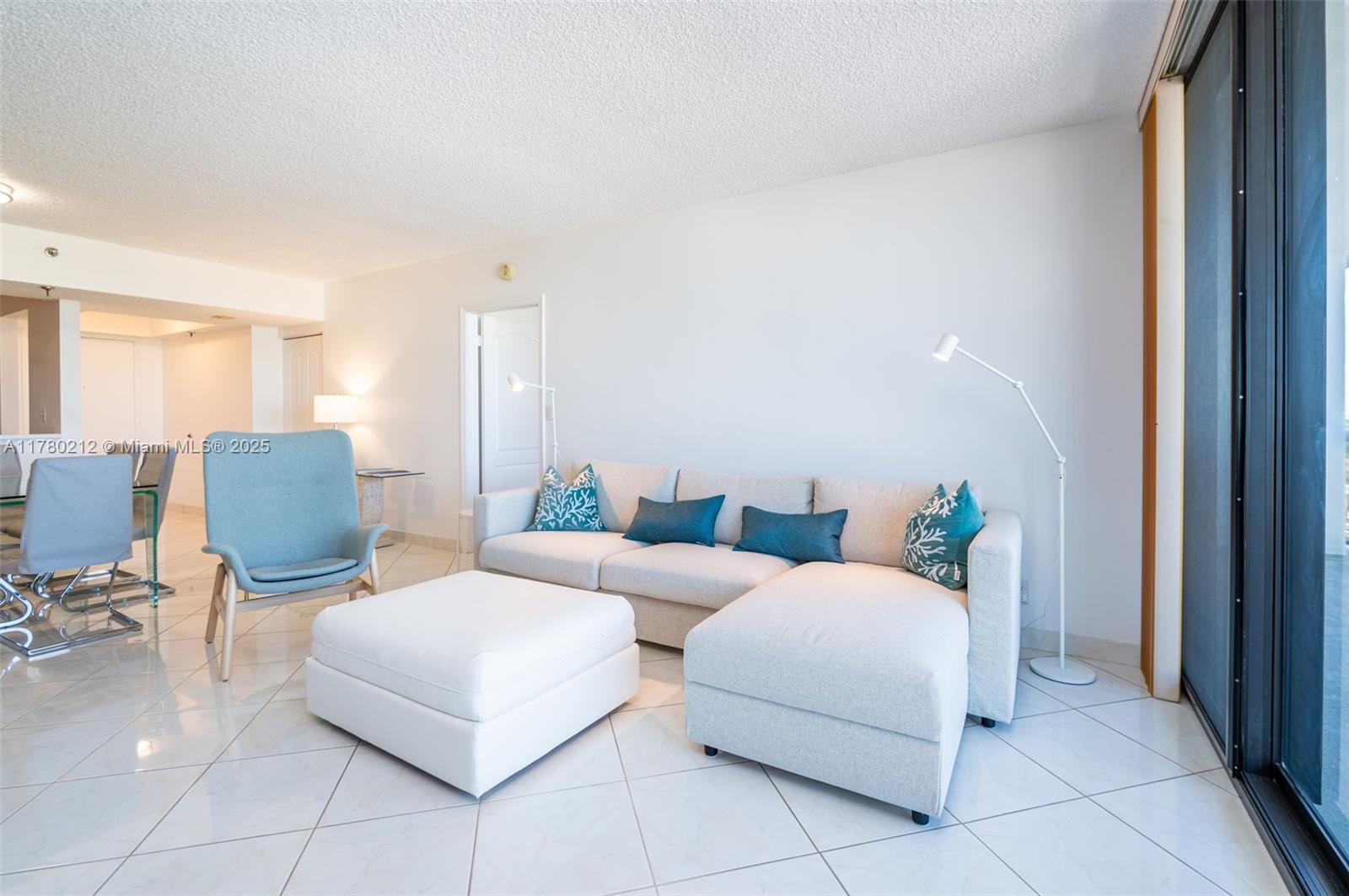 THE WAVES CONDO - Residential Lease