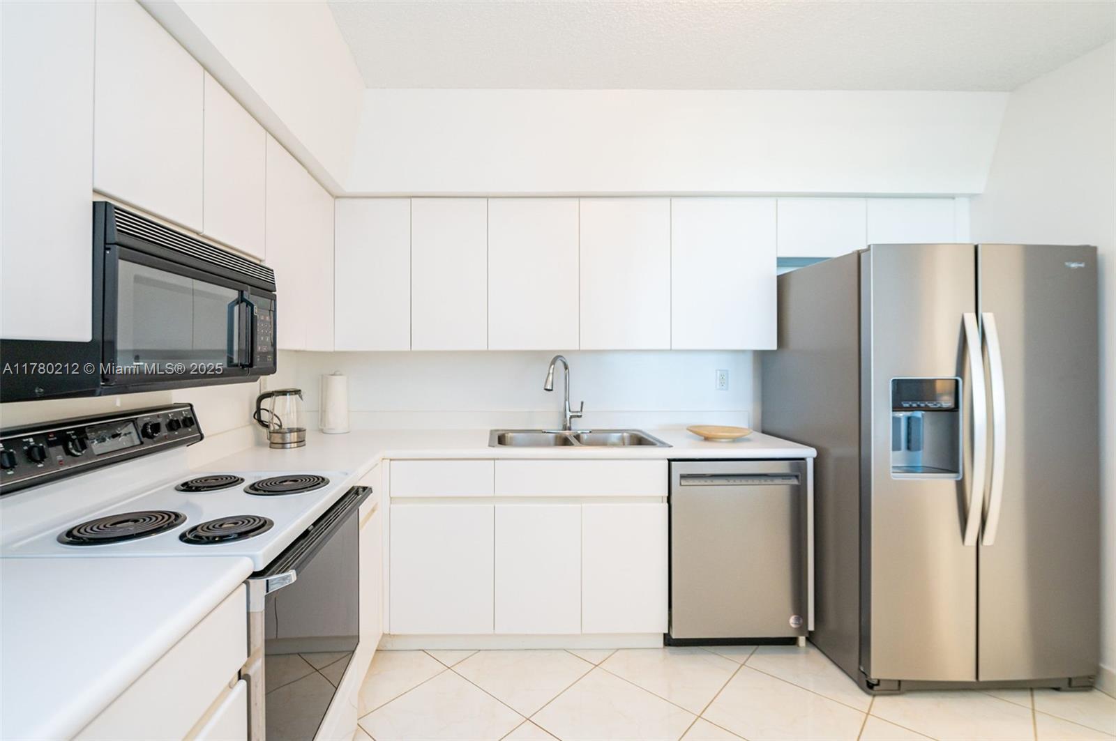THE WAVES CONDO - Residential Lease