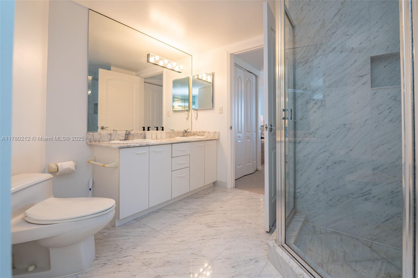 THE WAVES CONDO - Residential Lease