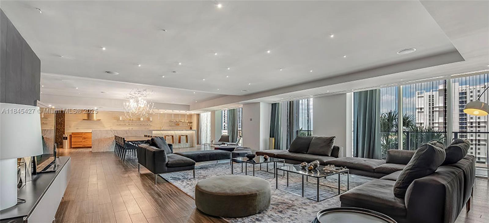 RISE CONDO - Residential