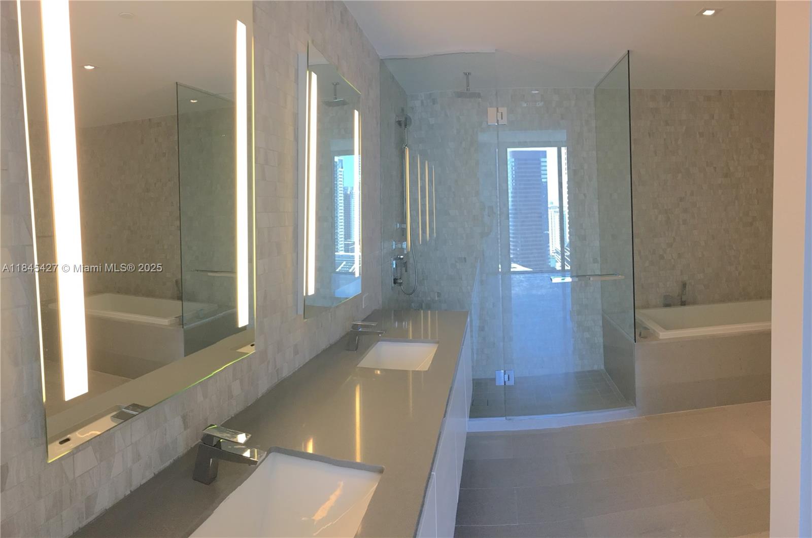 RISE CONDO - Residential