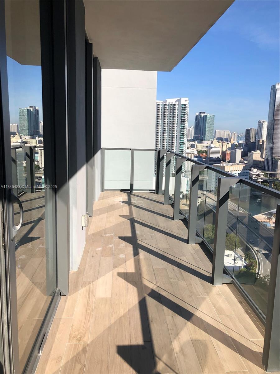 RISE CONDO - Residential