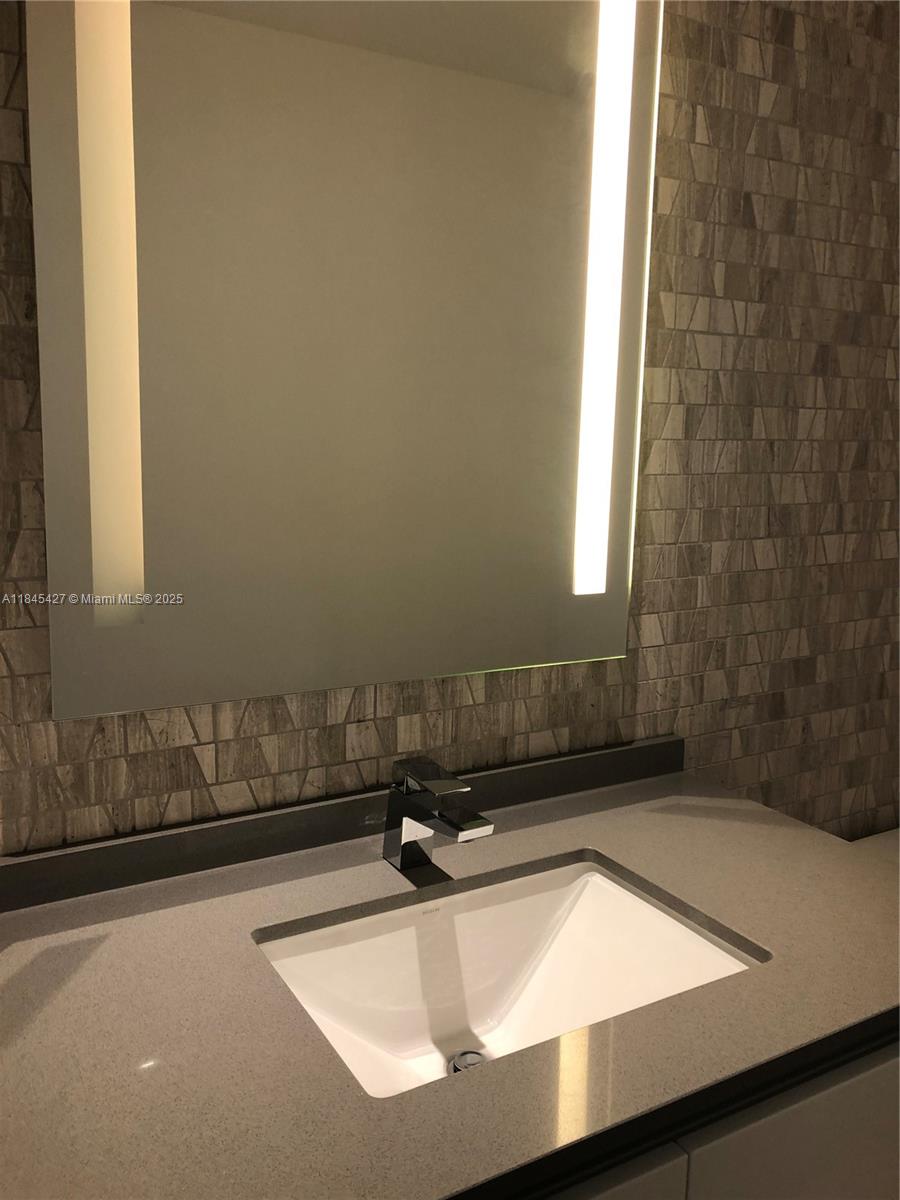 RISE CONDO - Residential