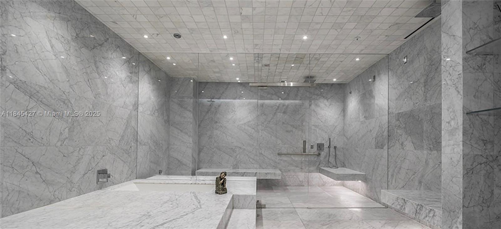 RISE CONDO - Residential