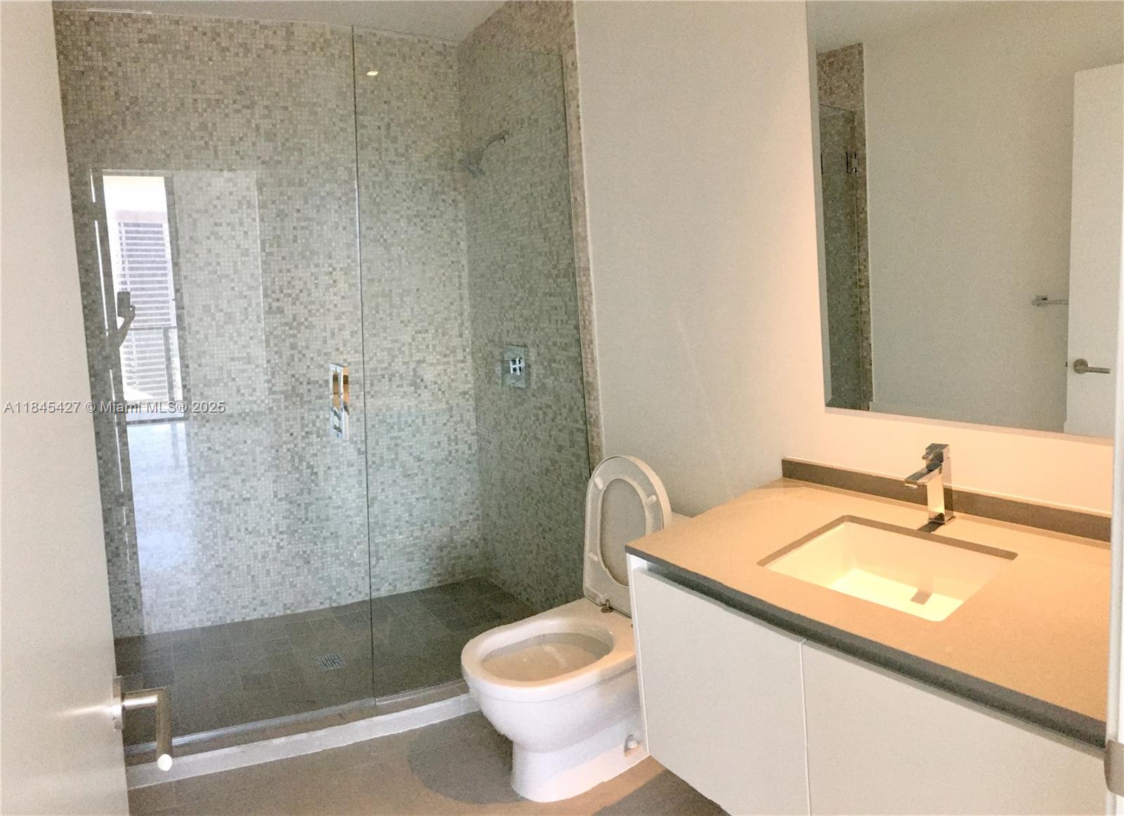 RISE CONDO - Residential