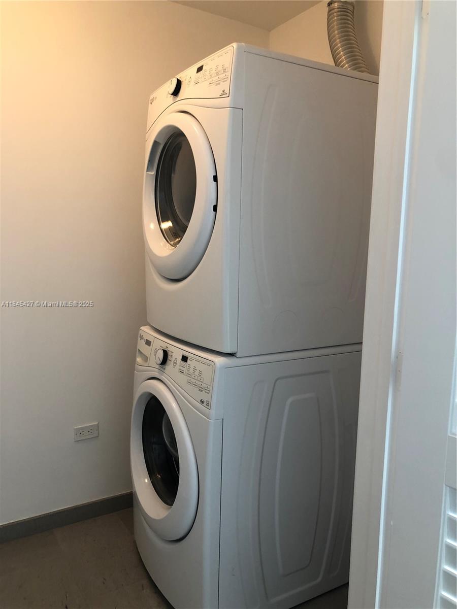 RISE CONDO - Residential