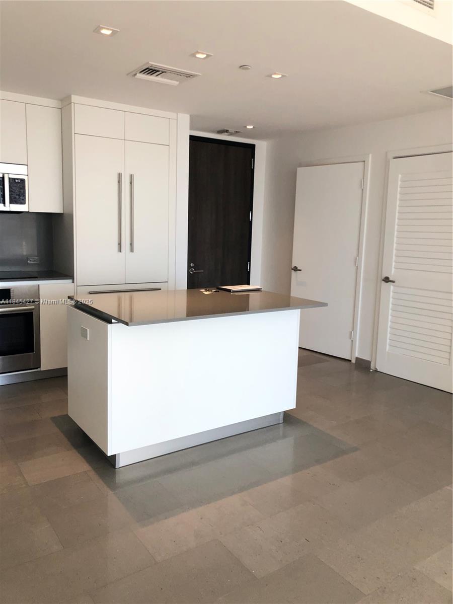 RISE CONDO - Residential