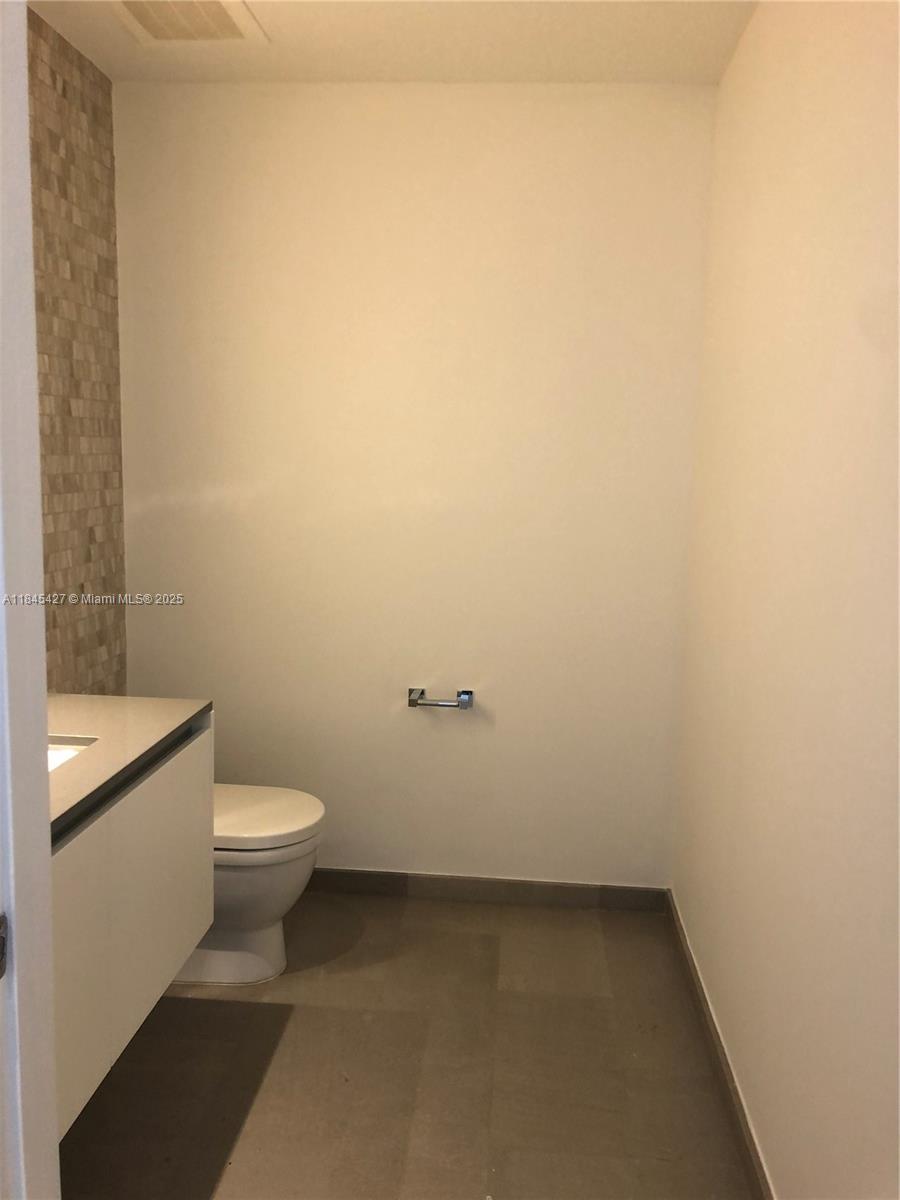 RISE CONDO - Residential