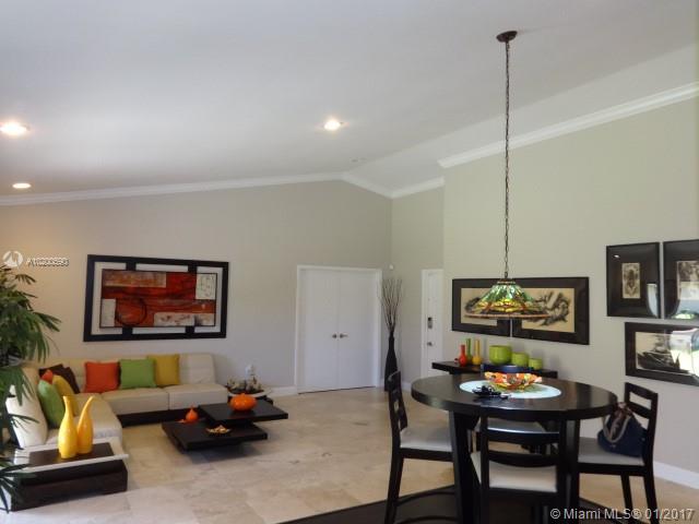 Moors Twnhs - Residential