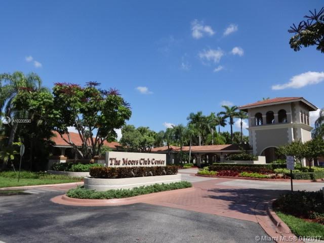 Moors Twnhs - Residential