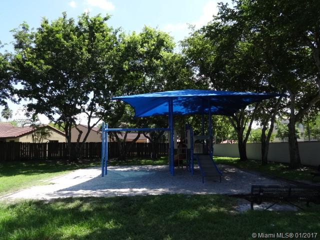 Moors Twnhs - Residential