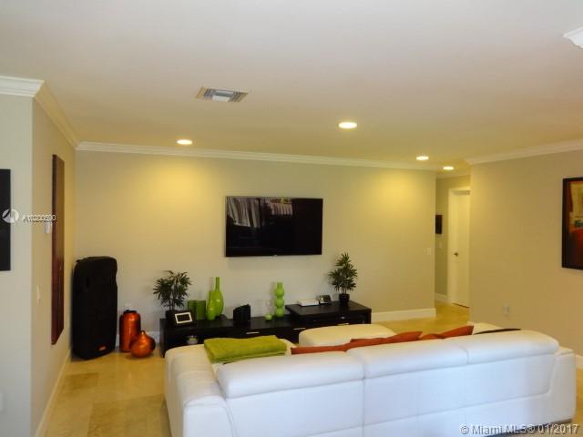 Moors Twnhs - Residential