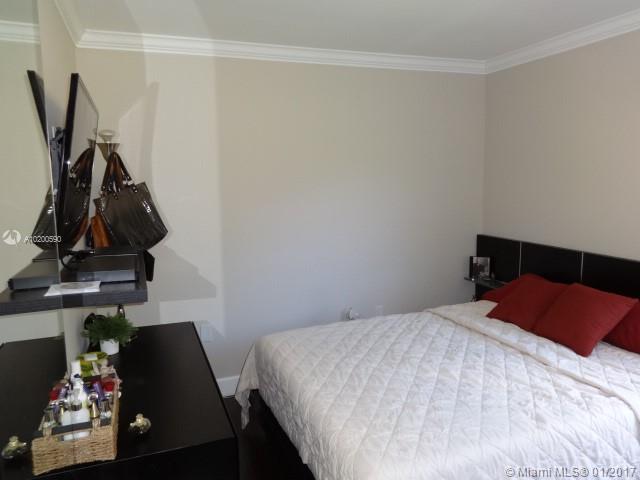 Moors Twnhs - Residential