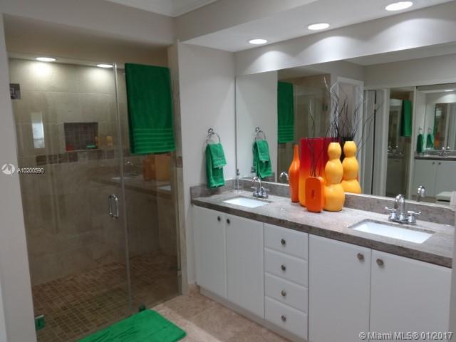 Moors Twnhs - Residential