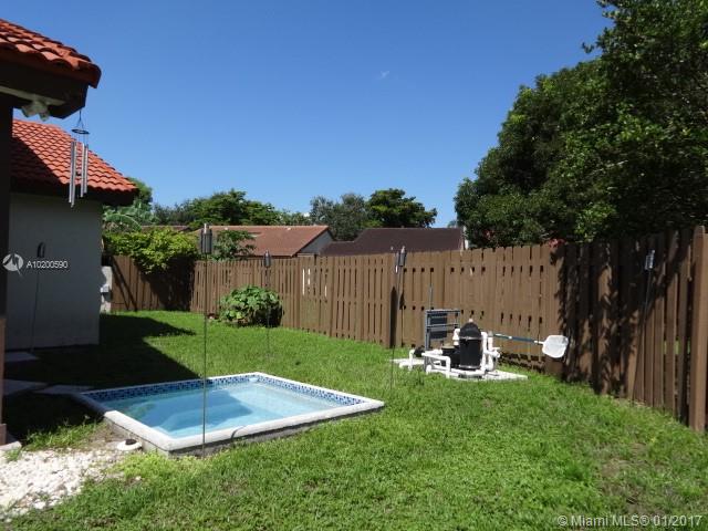 Moors Twnhs - Residential