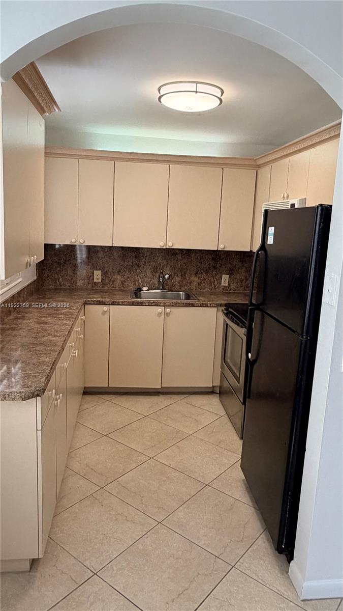 MANSFIELD AT CENTURY VILL - Residential Lease