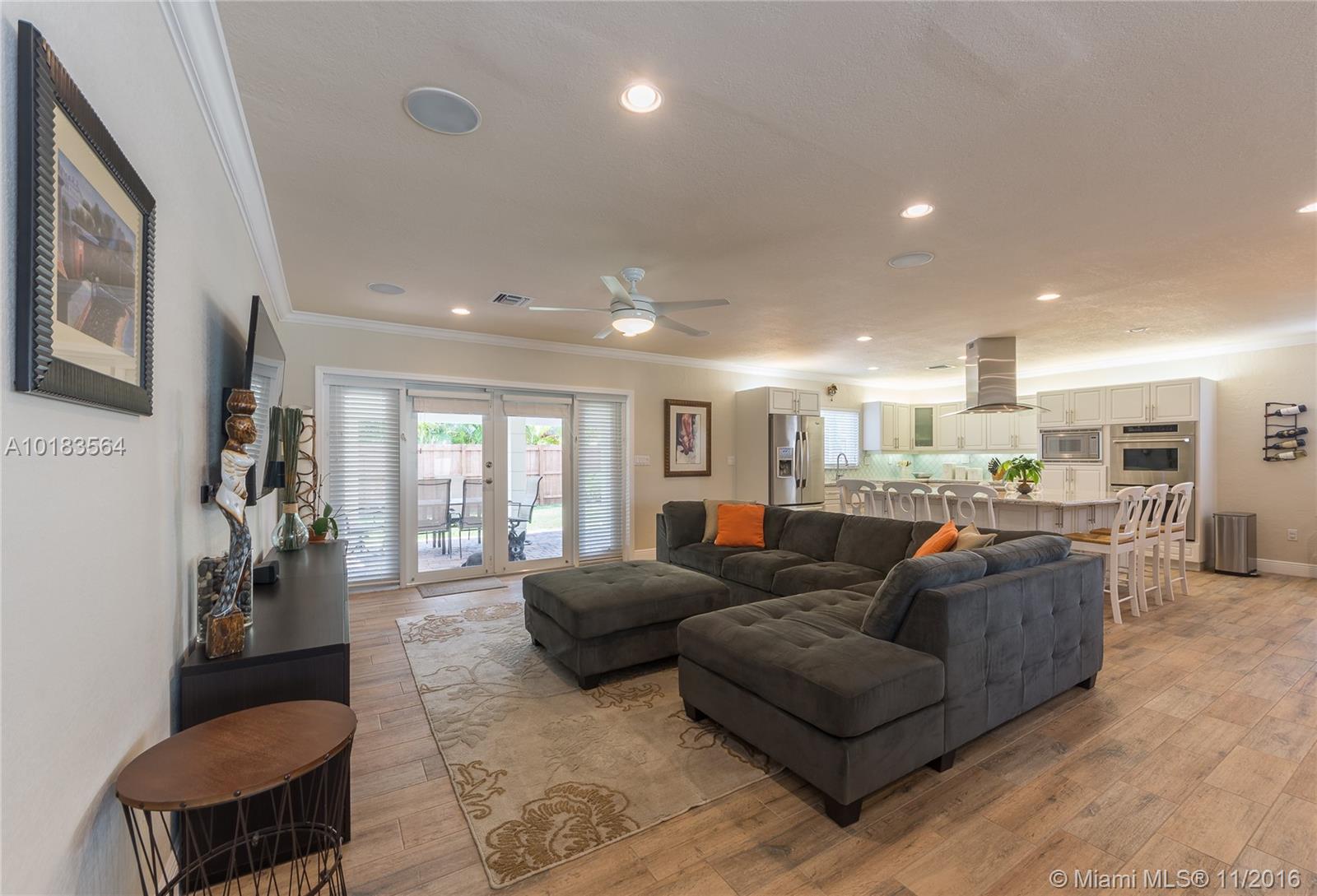 28 54 40 DARLINGTON MANOR - Residential