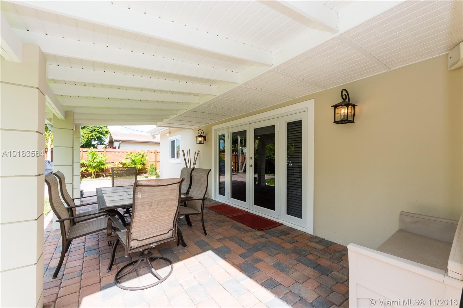 28 54 40 DARLINGTON MANOR - Residential