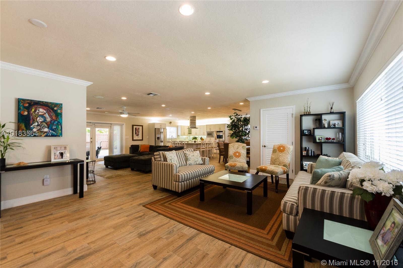 28 54 40 DARLINGTON MANOR - Residential