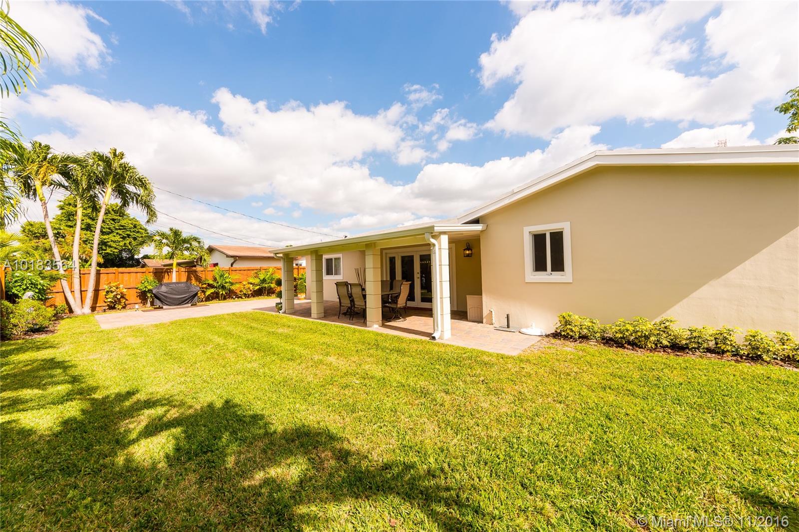 28 54 40 DARLINGTON MANOR - Residential