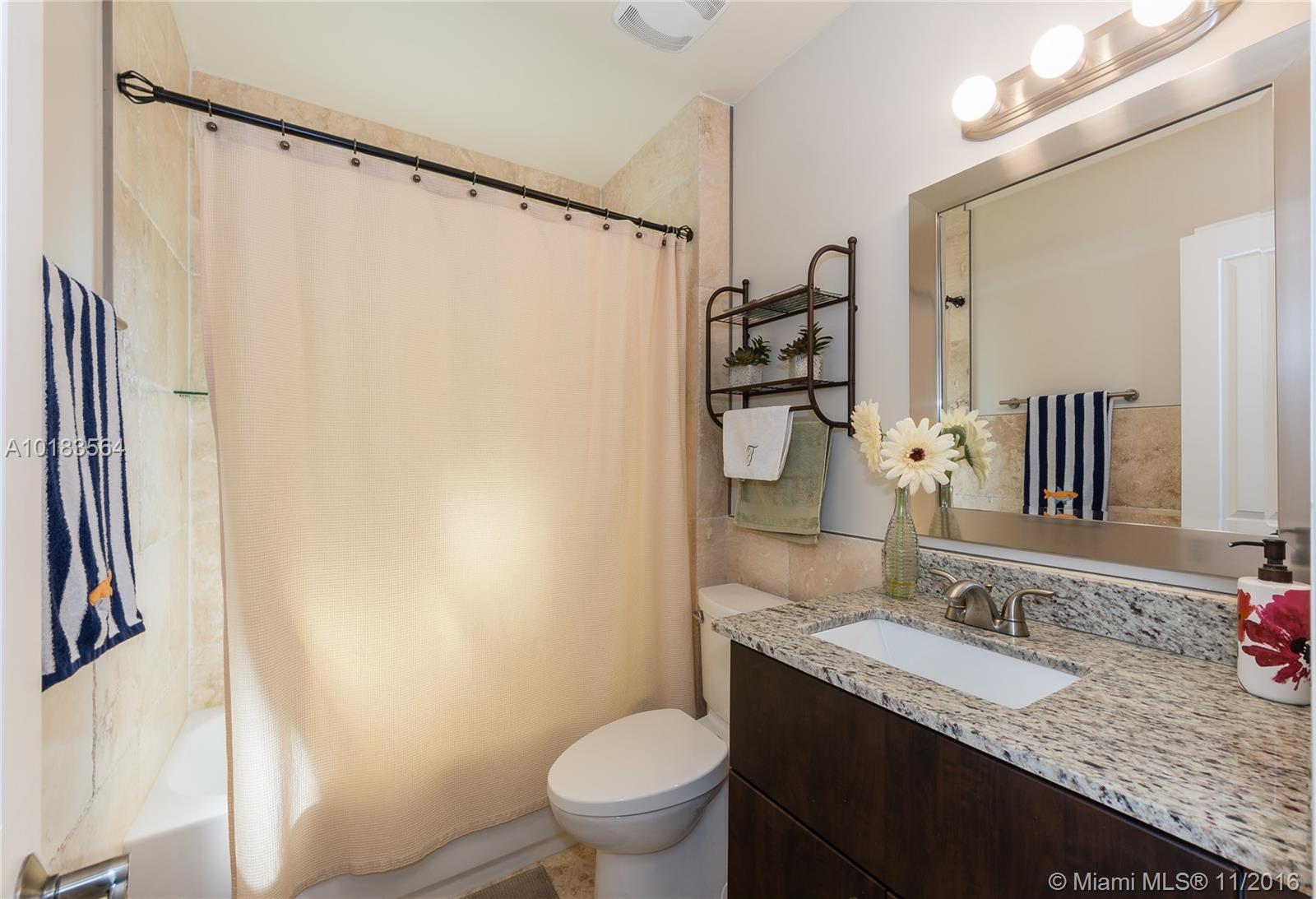 28 54 40 DARLINGTON MANOR - Residential